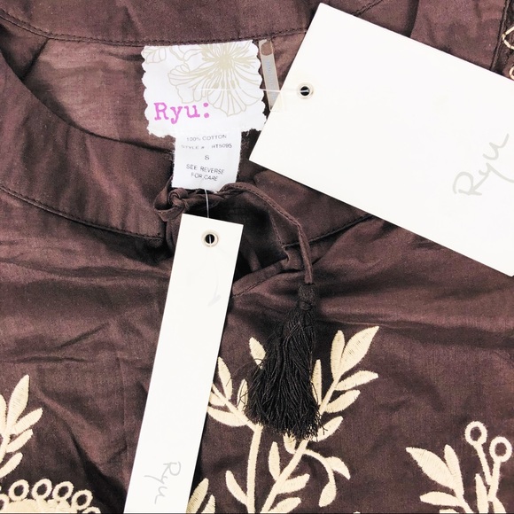 ModCloth | Ryu Embroidered Top - Picture 3 of 4